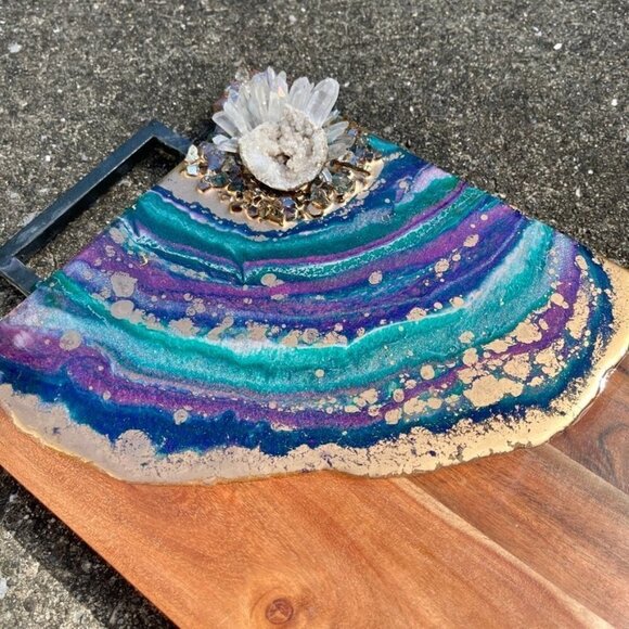 Wood Charcuterie Cheese Board - Clear Quartz Points - Broken Moroccan Geode - Mu - Picture 4 of 11